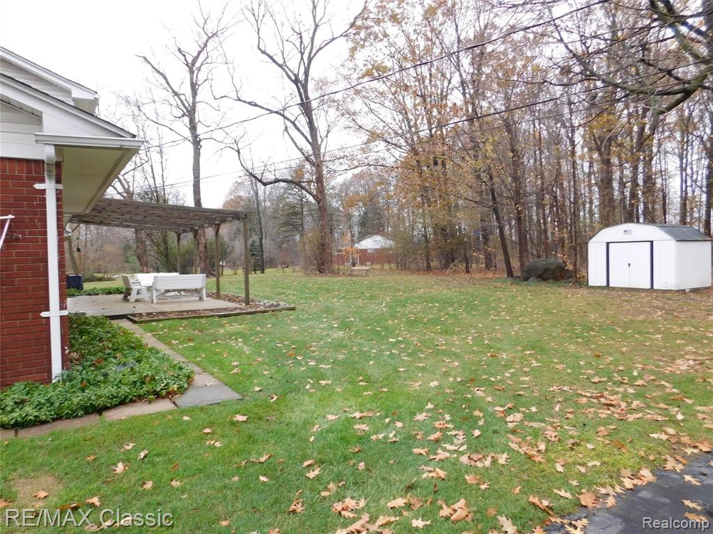 30179 Richmond Road Farmington Hills, MI 48334 - Photo 34 of 37