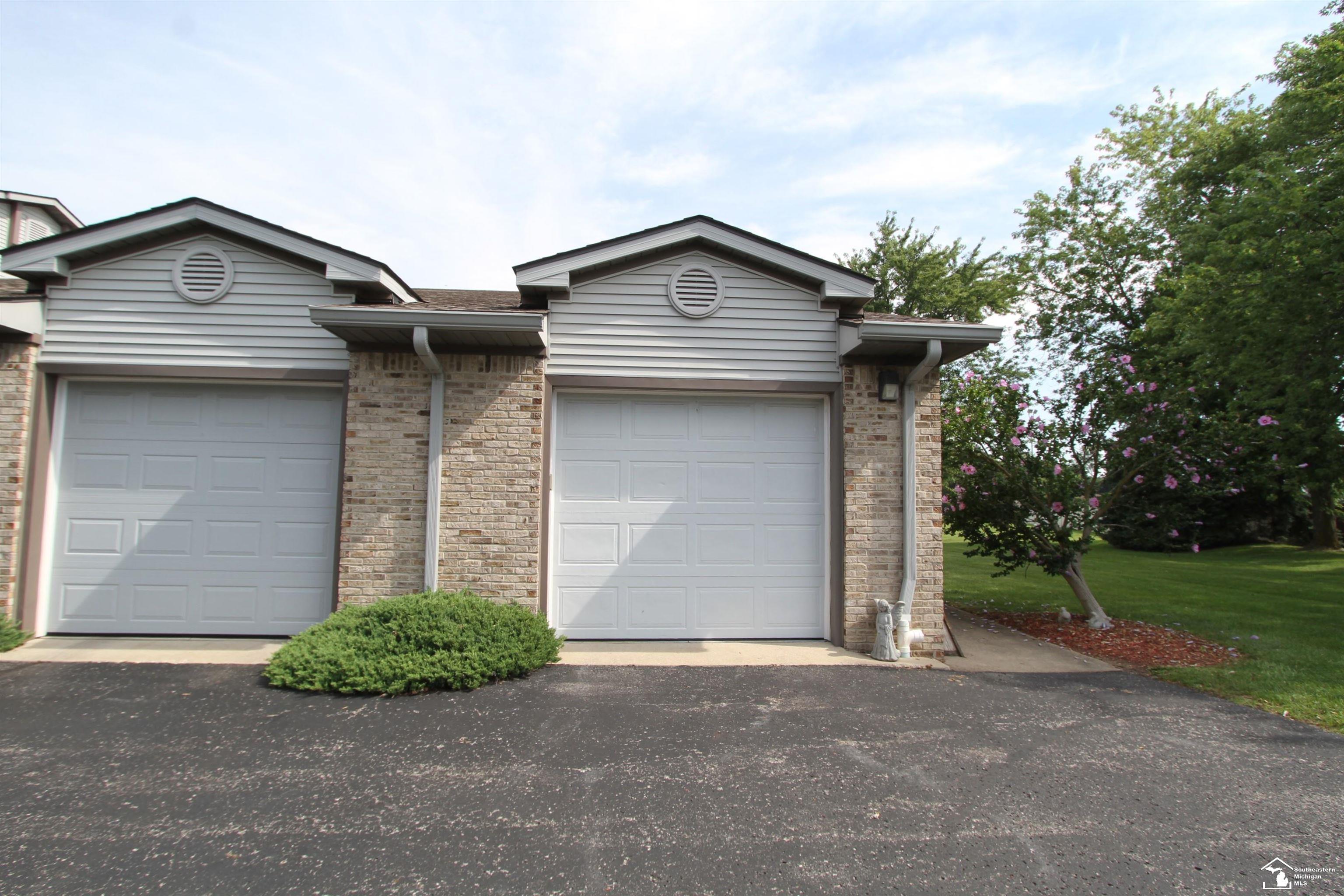 5840 East Dunbar Road, Unit 1 Monroe, MI 48161 - Photo 3 of 28