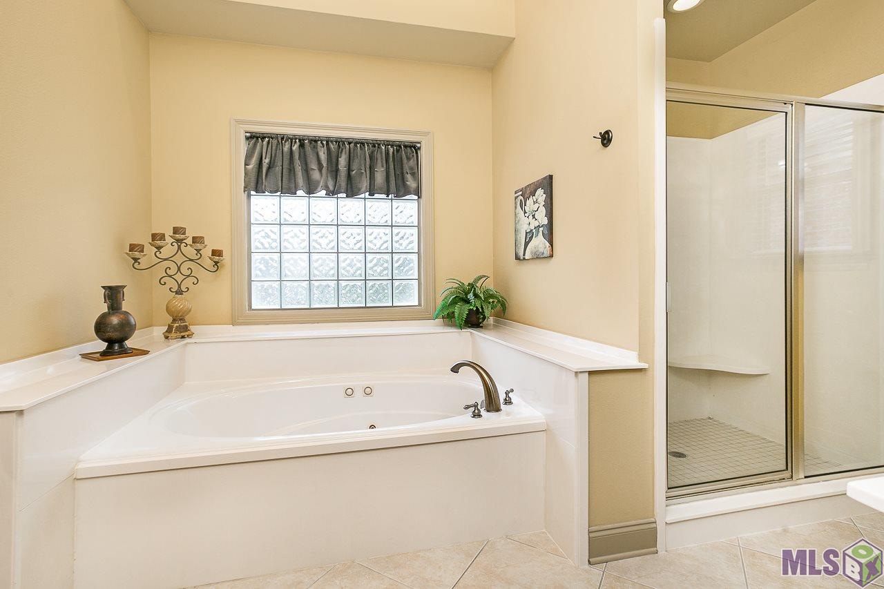 9131 Homestead Drive Baton Rouge, LA 70817 - Photo 12 of 25 Master Bath - large tub and shower