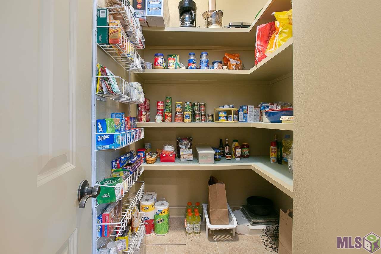 9131 Homestead Drive Baton Rouge, LA 70817 - Photo 14 of 25 Walk In Pantry