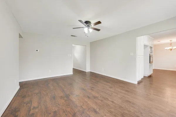 $2,100 | 305 Live Oak Drive, Mansfield, TX 76063