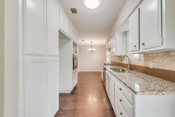 $2,100 | 305 Live Oak Drive, Mansfield, TX 76063