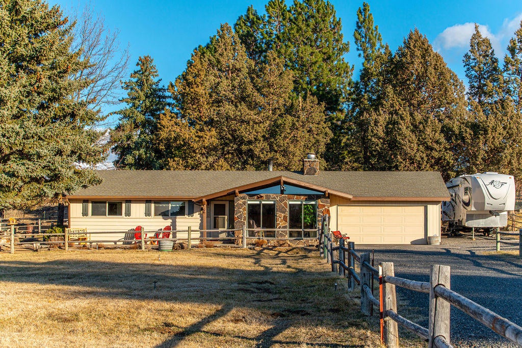 61858 Dobbin Road Bend, OR 97702 - Photo 1 of 30 Country living near Bend