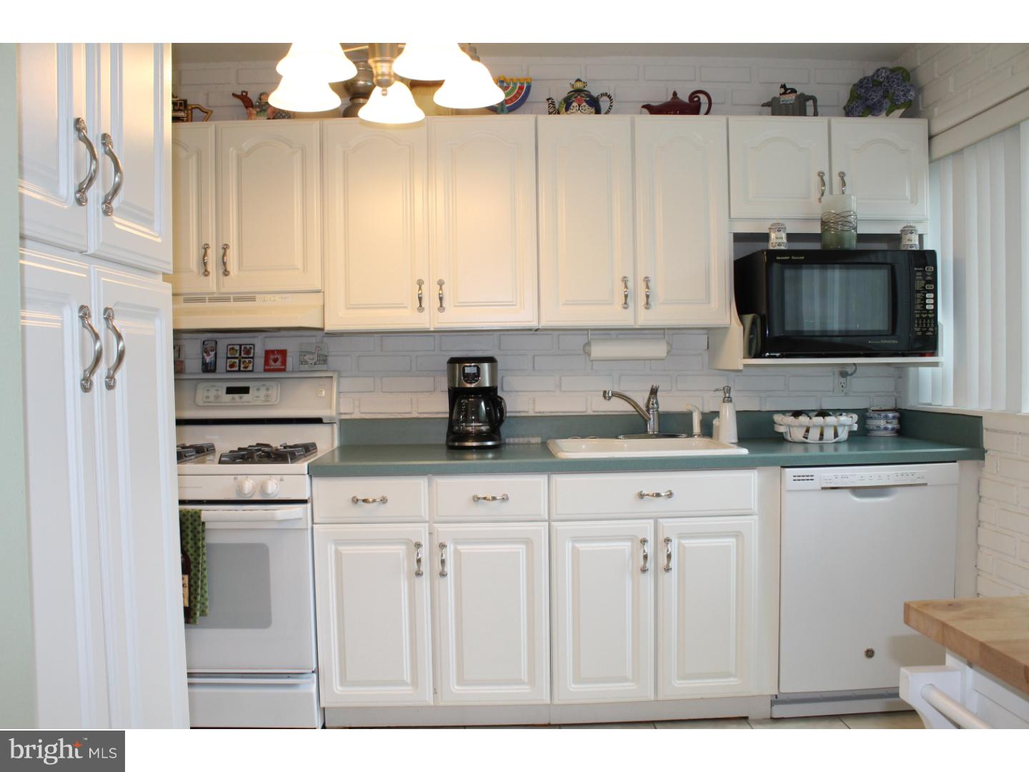 563 Fairfield Road East Windsor, NJ 08520 - Photo 12 of 24 Gallery Image 12