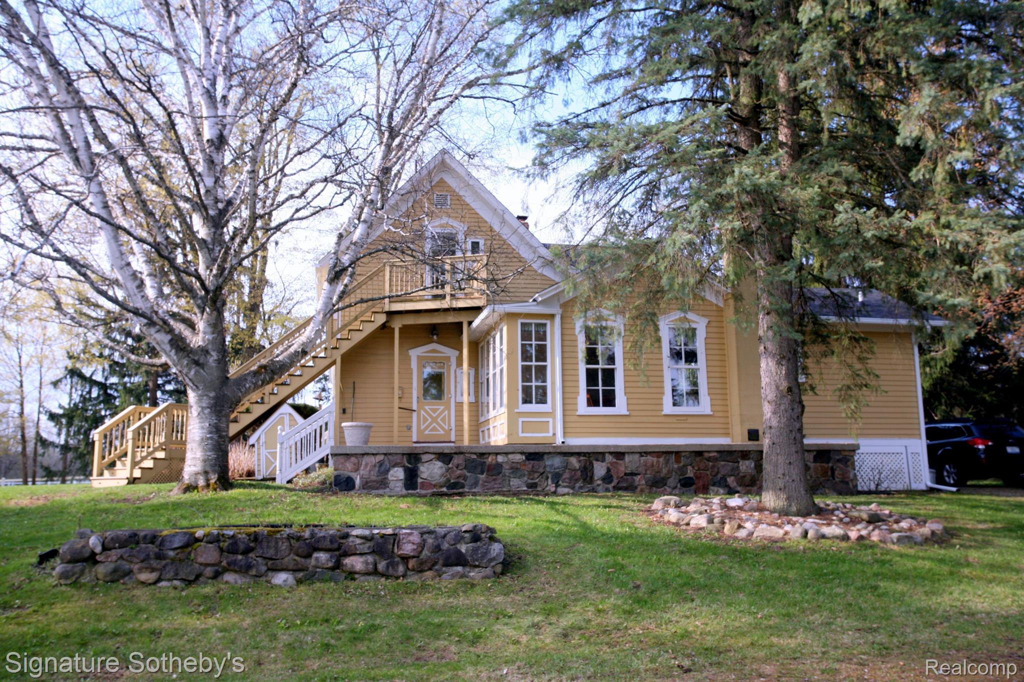 7350 Oakhill Road Clarkston, MI 48348 - Photo 43 of 72 Back with Patio