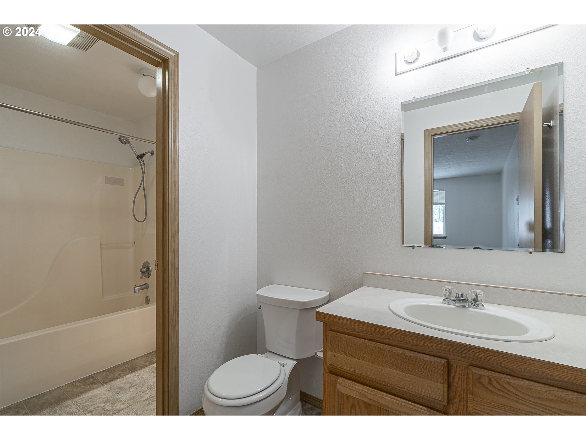 3282 Rockingham Court Northeast Salem, OR 97301 - Photo 11 of 32 Gallery Image 11