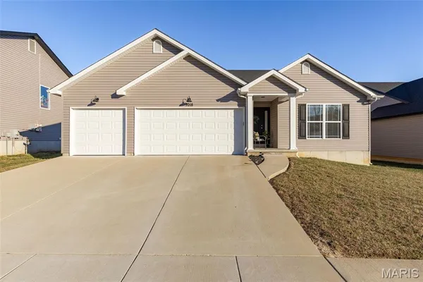 $345,000 | 1018 Savanna Place Drive, Festus, MO 63028