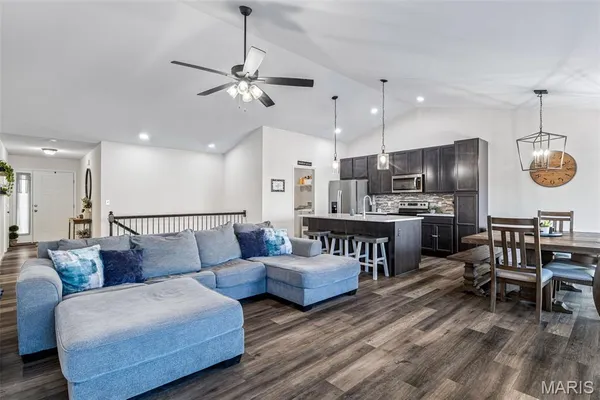 $345,000 | 1018 Savanna Place Drive, Festus, MO 63028