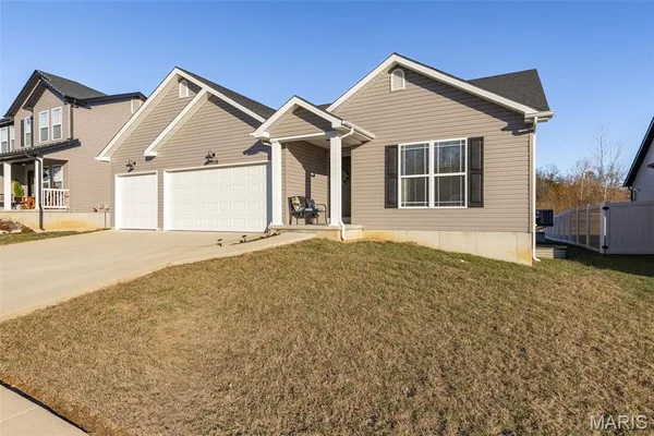 $345,000 | 1018 Savanna Place Drive, Festus, MO 63028