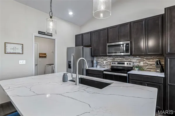 $345,000 | 1018 Savanna Place Drive, Festus, MO 63028