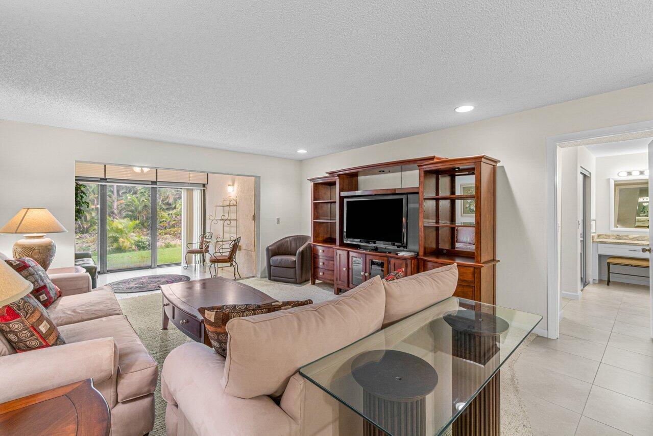 21728 Arriba Real, Unit 34H Boca Raton, FL 33433 - Photo 12 of 26 Family Room