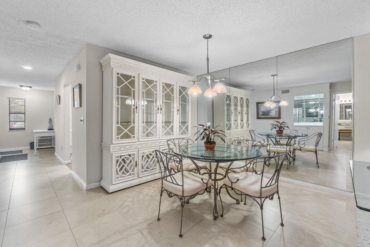 21728 Arriba Real, Unit 34H Boca Raton, FL 33433 - Photo 5 of 26 Dining Room