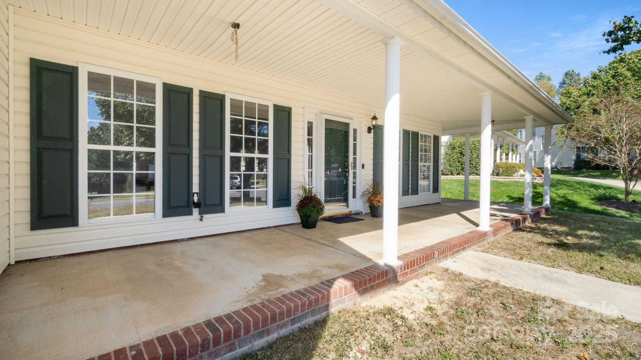 4107 Desert Rose Court Fort Mill, SC 29708 - Photo 5 of 38 Gallery Image 5