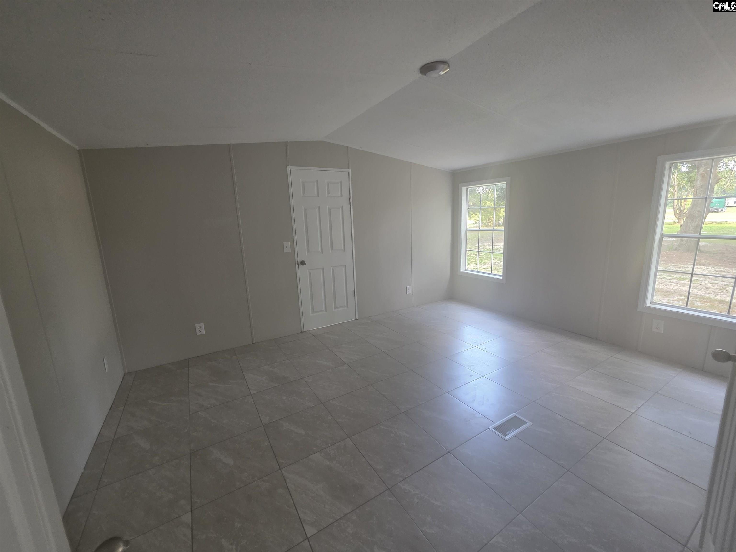 1527 Middlepen Road Southeast Orangeburg, SC 29115 - Photo 15 of 18