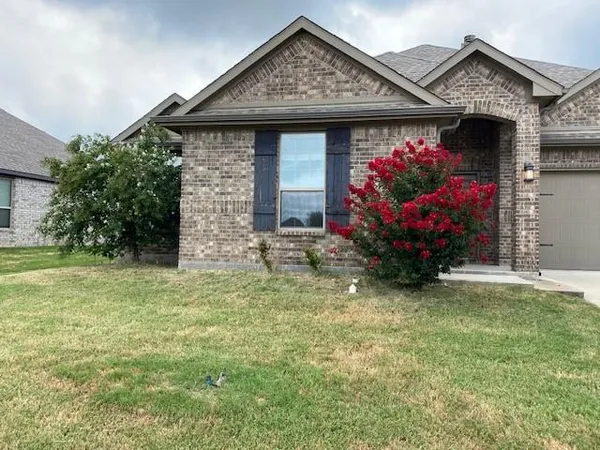 $2,280 | 705 Buffalo Creek Drive, Cleburne, TX 76033