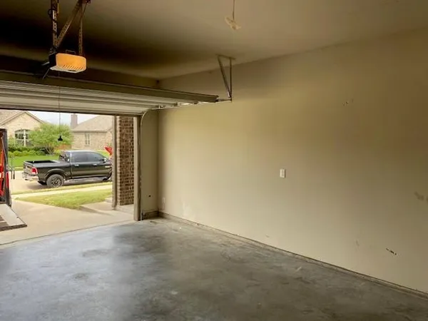 $2,280 | 705 Buffalo Creek Drive, Cleburne, TX 76033