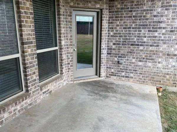 $2,280 | 705 Buffalo Creek Drive, Cleburne, TX 76033