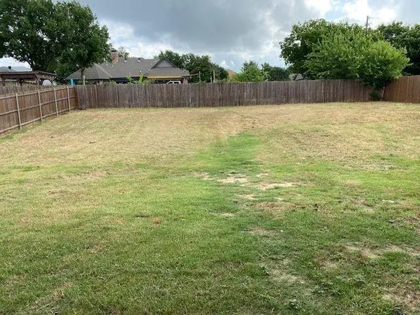 $2,280 | 705 Buffalo Creek Drive, Cleburne, TX 76033