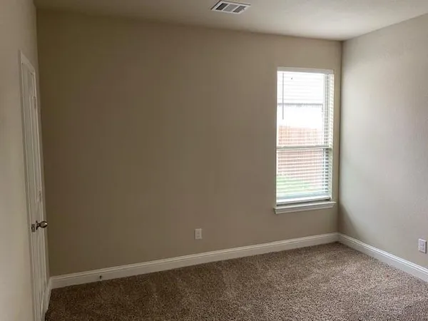 $2,280 | 705 Buffalo Creek Drive, Cleburne, TX 76033