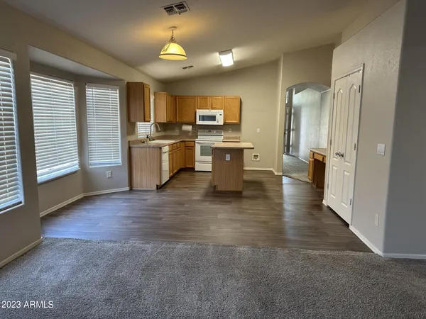 $2,150 | 3919 East Longhorn Drive, Gilbert, AZ 85297