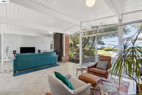 $1,795,000 | 5842 Highwood Road, Castro Valley, CA 94552