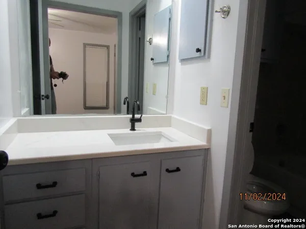 $1,000 | 3843 Barrington Street, Unit 147L, San Antonio, TX 78217