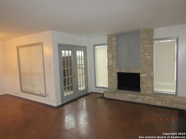 $1,000 | 3843 Barrington Street, Unit 147L, San Antonio, TX 78217