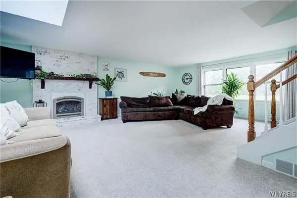 $399,900 | 6 High Point Drive, Parma, NY 14559