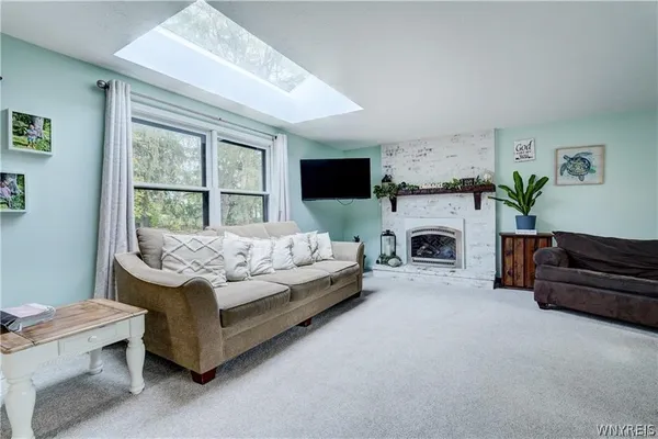 $399,900 | 6 High Point Drive, Parma, NY 14559