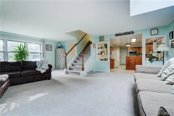 $399,900 | 6 High Point Drive, Parma, NY 14559