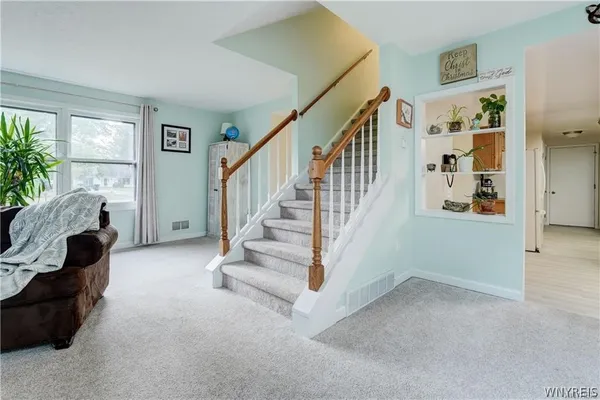 $399,900 | 6 High Point Drive, Parma, NY 14559