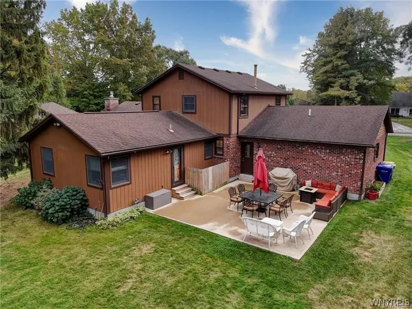 $399,900 | 6 High Point Drive, Parma, NY 14559