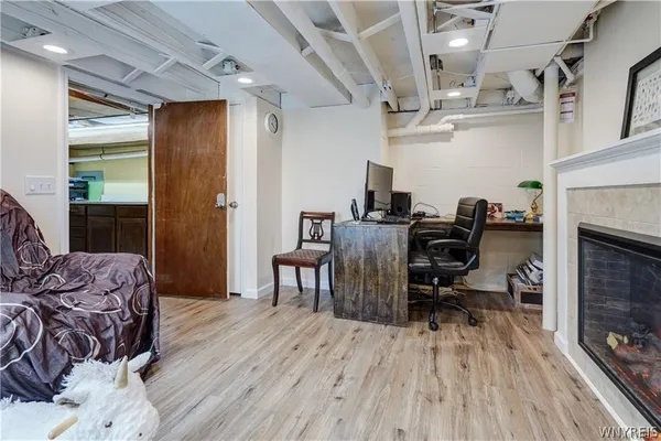 $399,900 | 6 High Point Drive, Parma, NY 14559