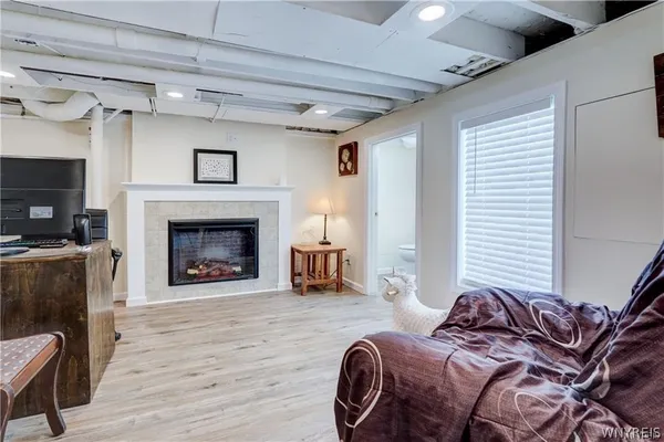 $399,900 | 6 High Point Drive, Parma, NY 14559