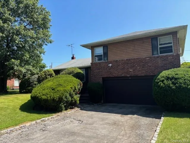 $1,275,000 | 26 Duke Drive, Manhasset Hills, NY 11040