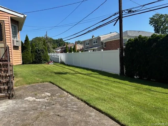 $1,275,000 | 26 Duke Drive, Manhasset Hills, NY 11040