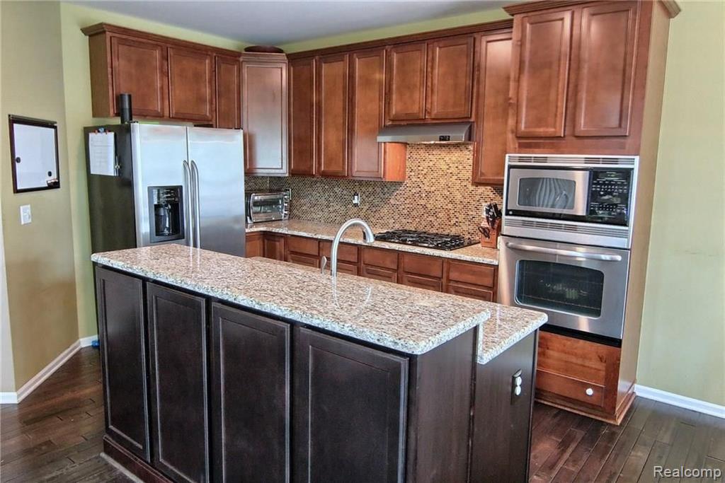 3558 Hogan Circle Rochester Hills, MI 48307 - Photo 12 of 30