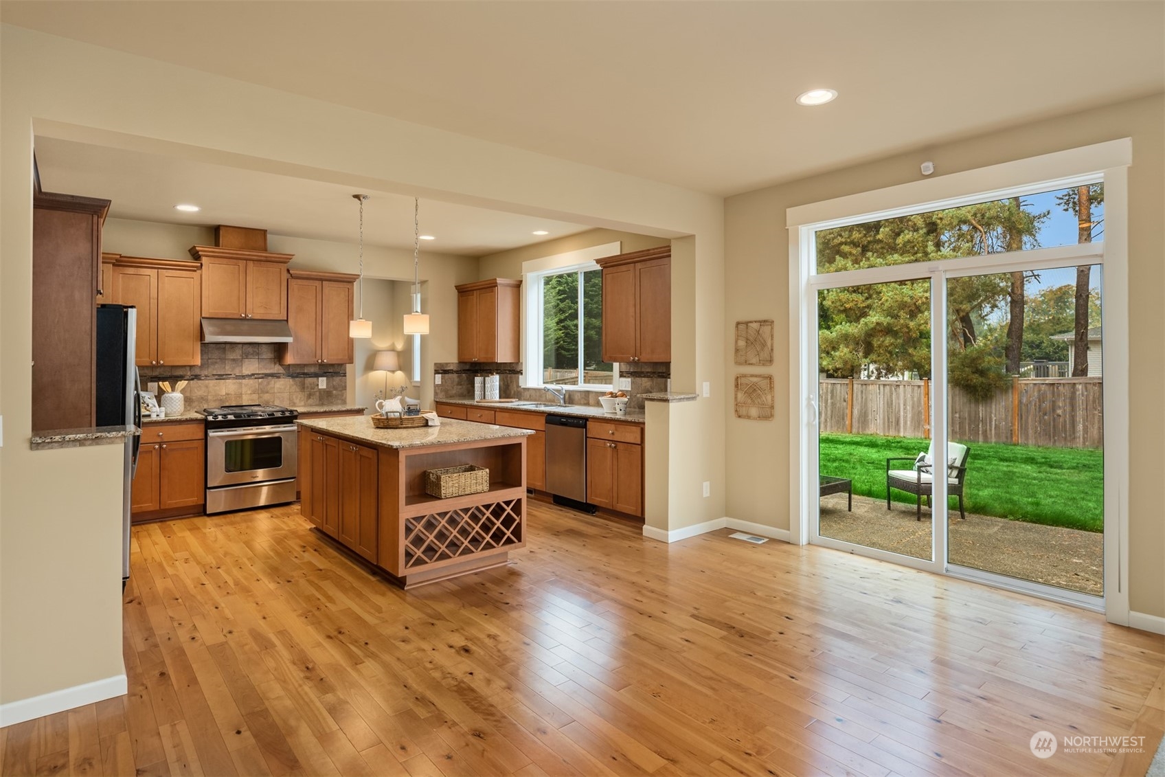 5718 Northeast 7th Place Renton, WA 98059 - Photo 12 of 34 Gallery Image 12