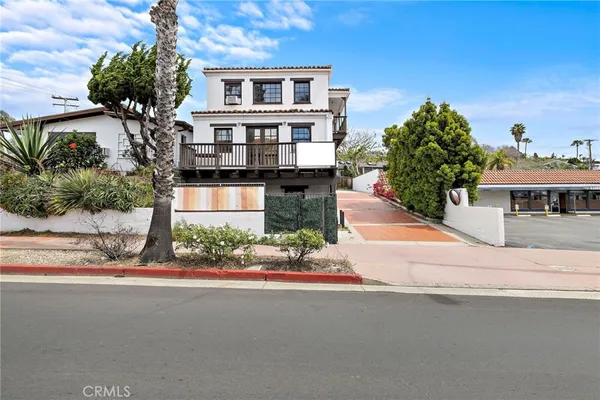 $1,399,999 | 2011 South El Camino Real, San Clemente, CA 92672