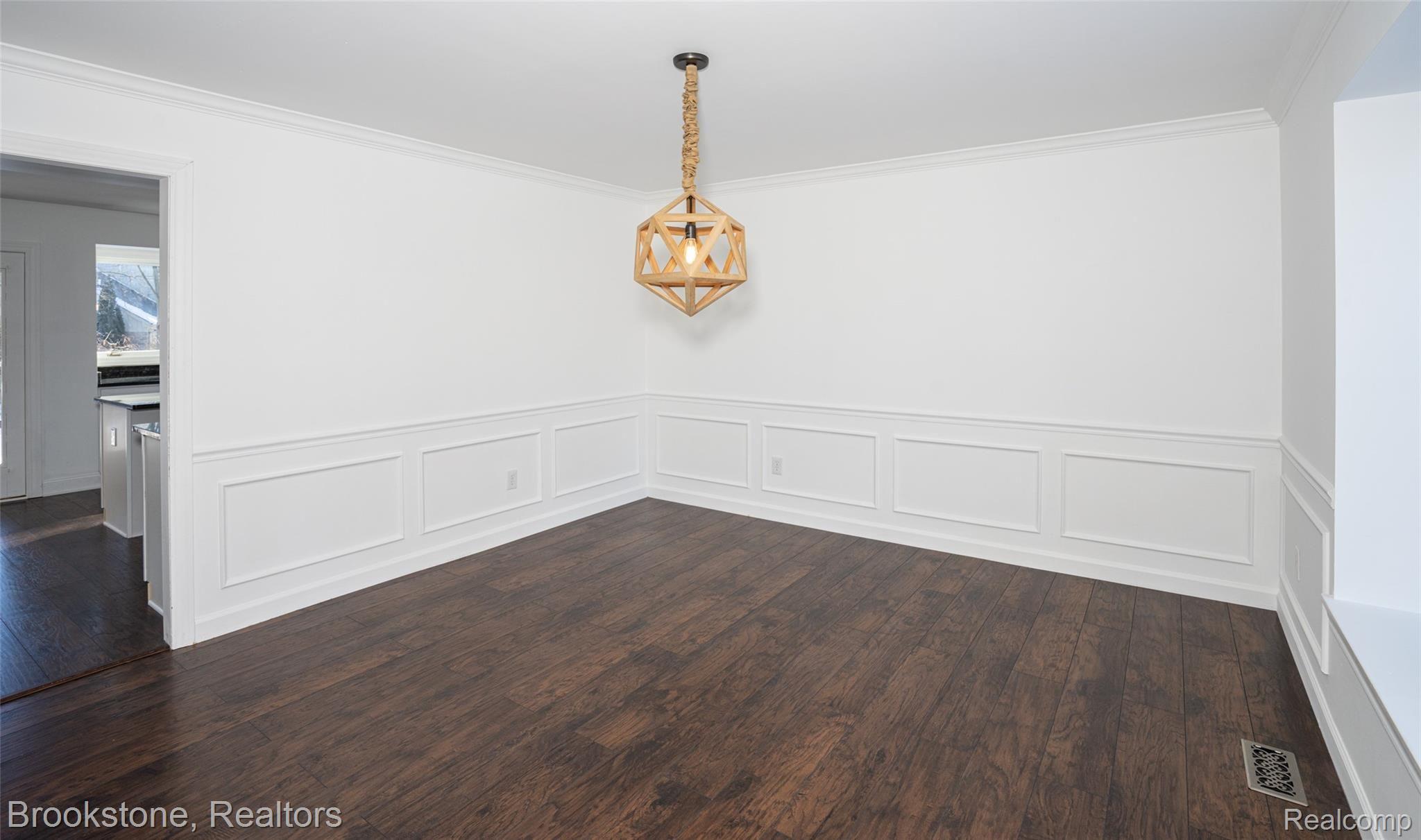 1039 Stony Pointe Boulevard Rochester, MI 48307 - Photo 13 of 61 1039 Stony Pointe Blvd Rochester-3.jpg