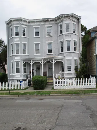 $2,200 | 33 Bayview Terrace, Unit 1, Newburgh, NY 12550