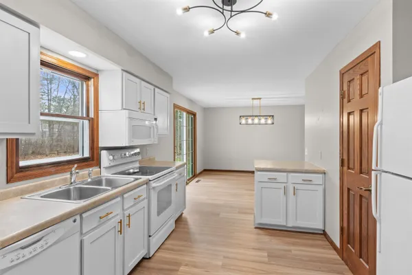 $300,000 | 3711 Parkland Lane, Wisconsin Rapids, WI 54494