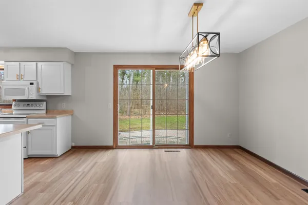 $300,000 | 3711 Parkland Lane, Wisconsin Rapids, WI 54494
