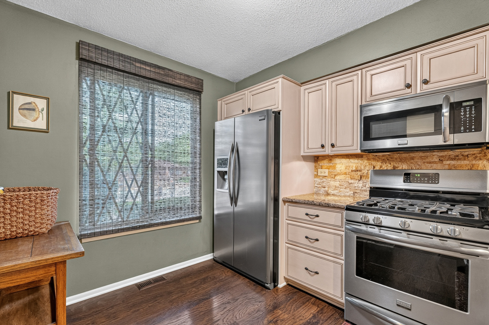 818 Shagbark Road New Lenox, IL 60451 - Photo 4 of 29 Gallery Image 4