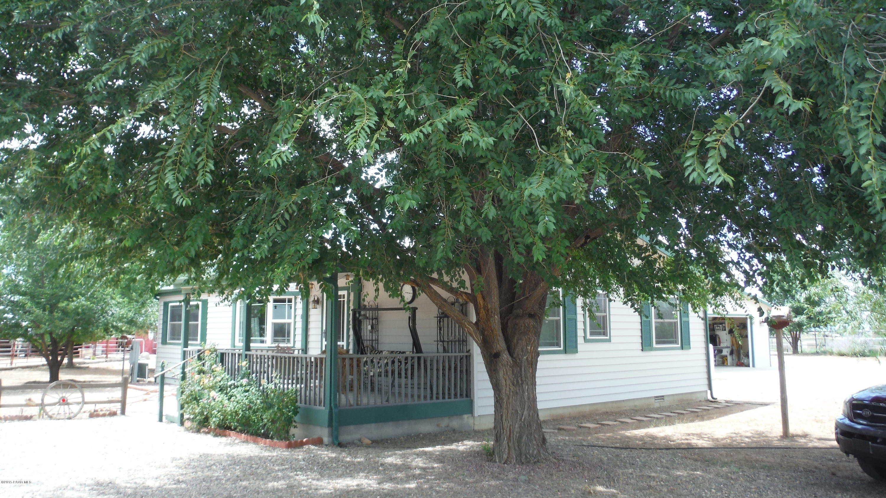 25356 North High Desert Road Paulden, AZ 86334 - Photo 51 of 56 a tree in the middle of a yard