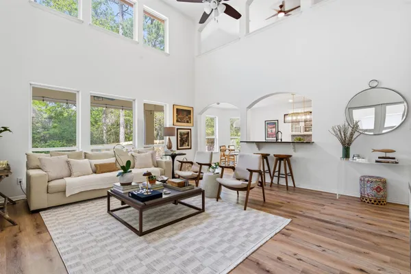 $875,000 | 22 Picasso Path Place, The Woodlands, TX 77382