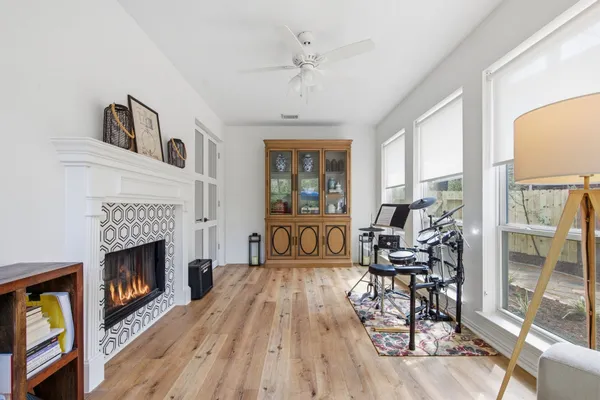 $875,000 | 22 Picasso Path Place, The Woodlands, TX 77382