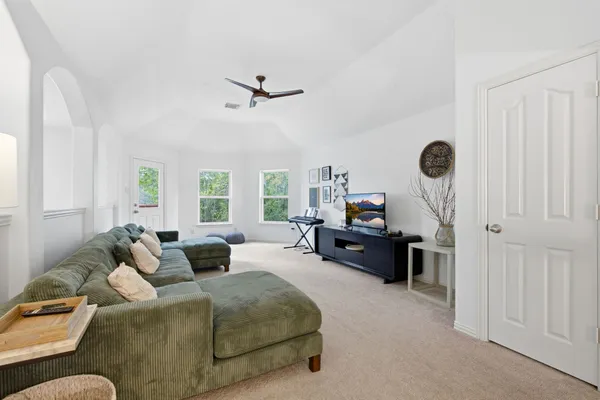 $875,000 | 22 Picasso Path Place, The Woodlands, TX 77382
