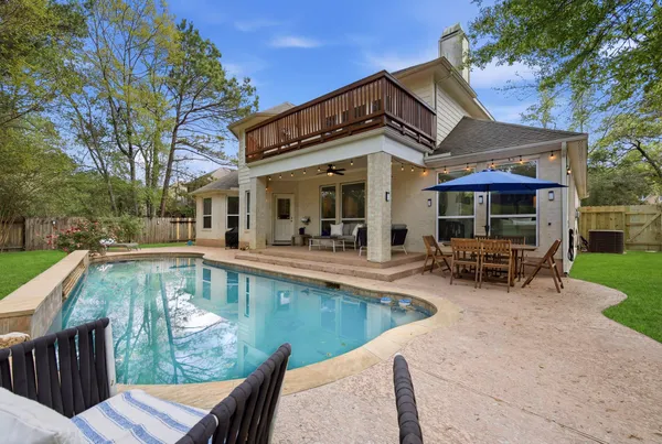 $875,000 | 22 Picasso Path Place, The Woodlands, TX 77382