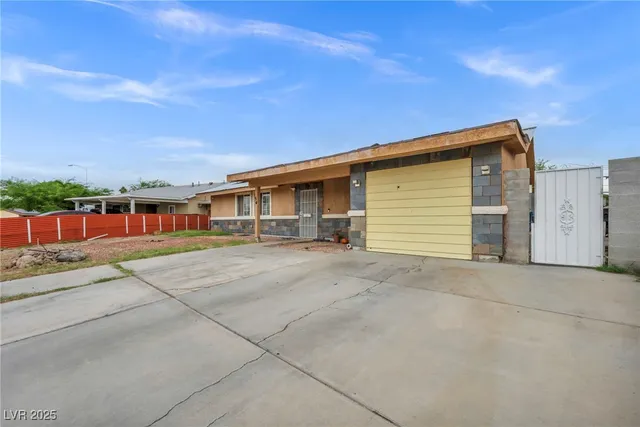 $400,000 | 54 Del Amo Drive, Las Vegas, NV 89110